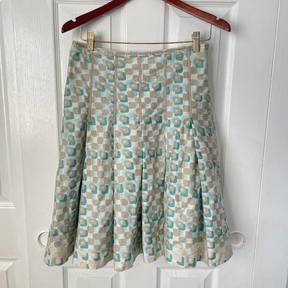 Reiss Geometric Pleated Flare Skirt Size 8 best for a 6. Office Corp Core